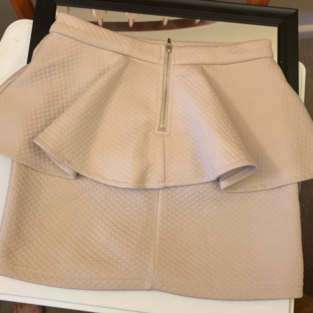 XXI peplum Cream skirt